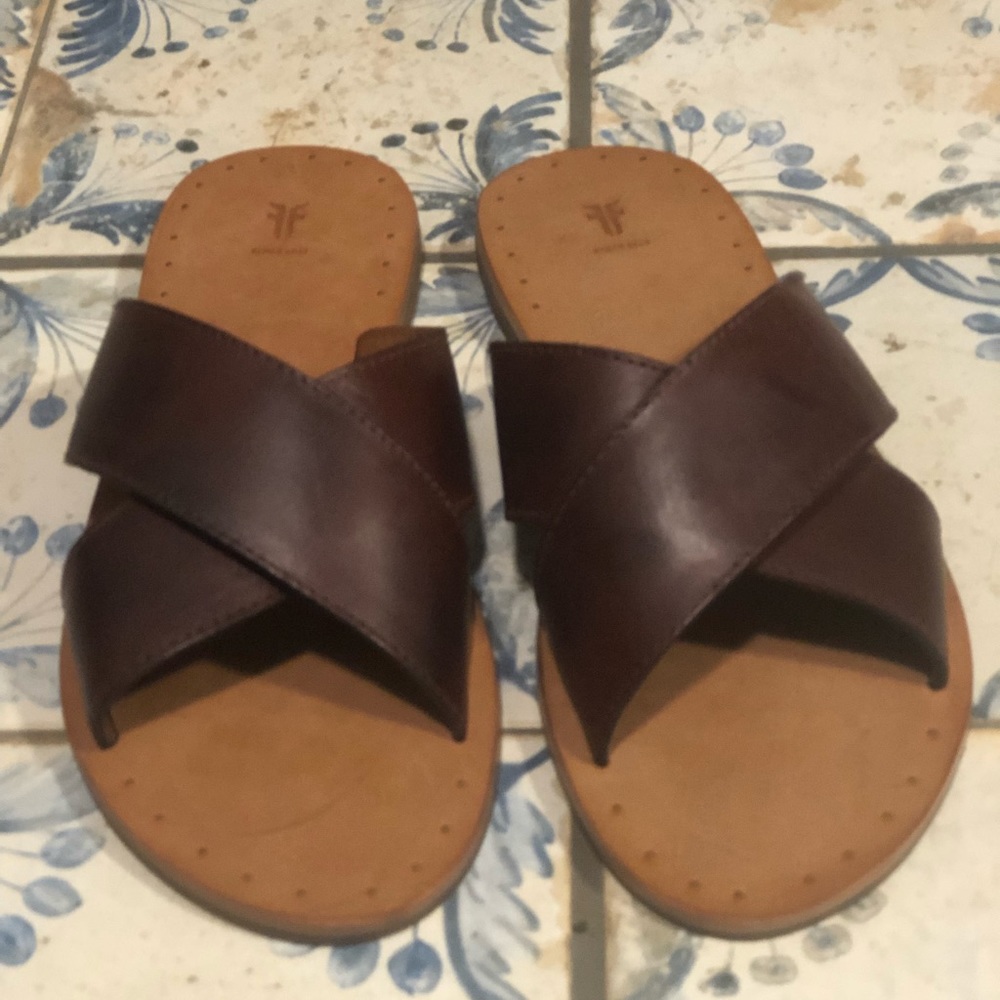 New Frye Ally Criss Cross Sandal in Redwood